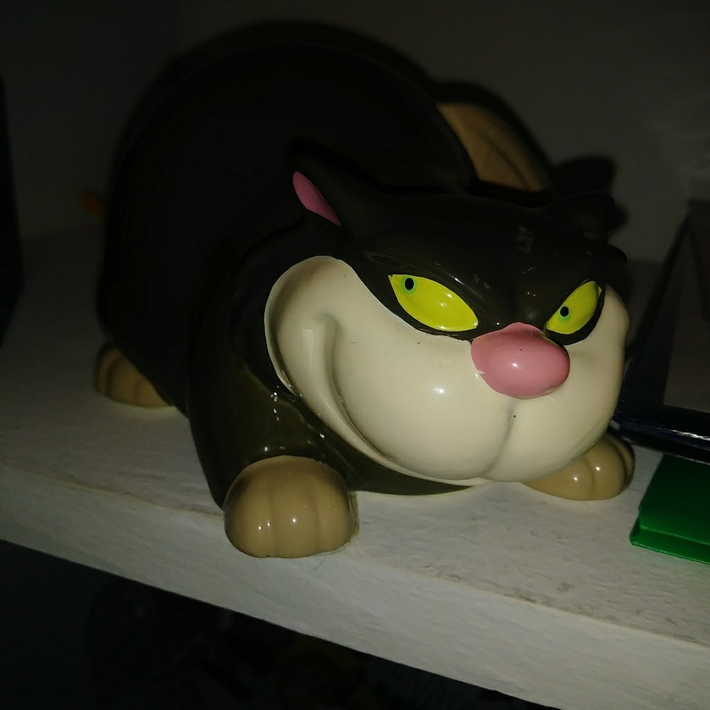 Ceramic cat Walt's Disney